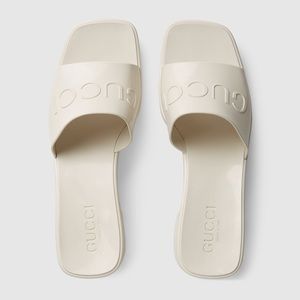 Gucci rubber slide sandal fits 8.5